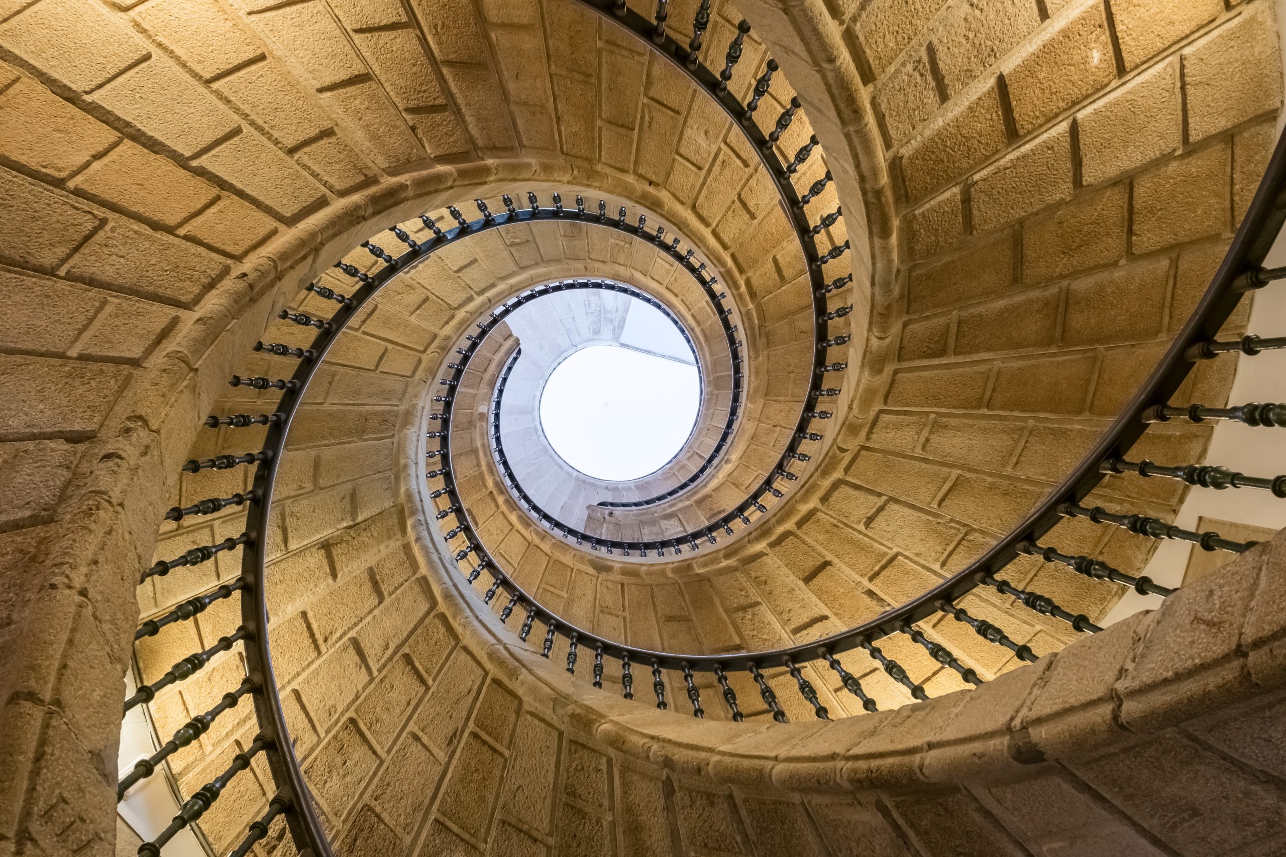 Escalier en colimaçon - Stratégie d'optimisation fiscale | Evergreen Patrimoine